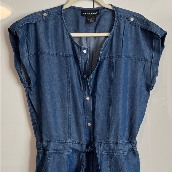 NWOT DKNY JEANS Dark Denim Short Sleeve Crop Jumpsuit Pockets, Size12 - Picture 3 of 11